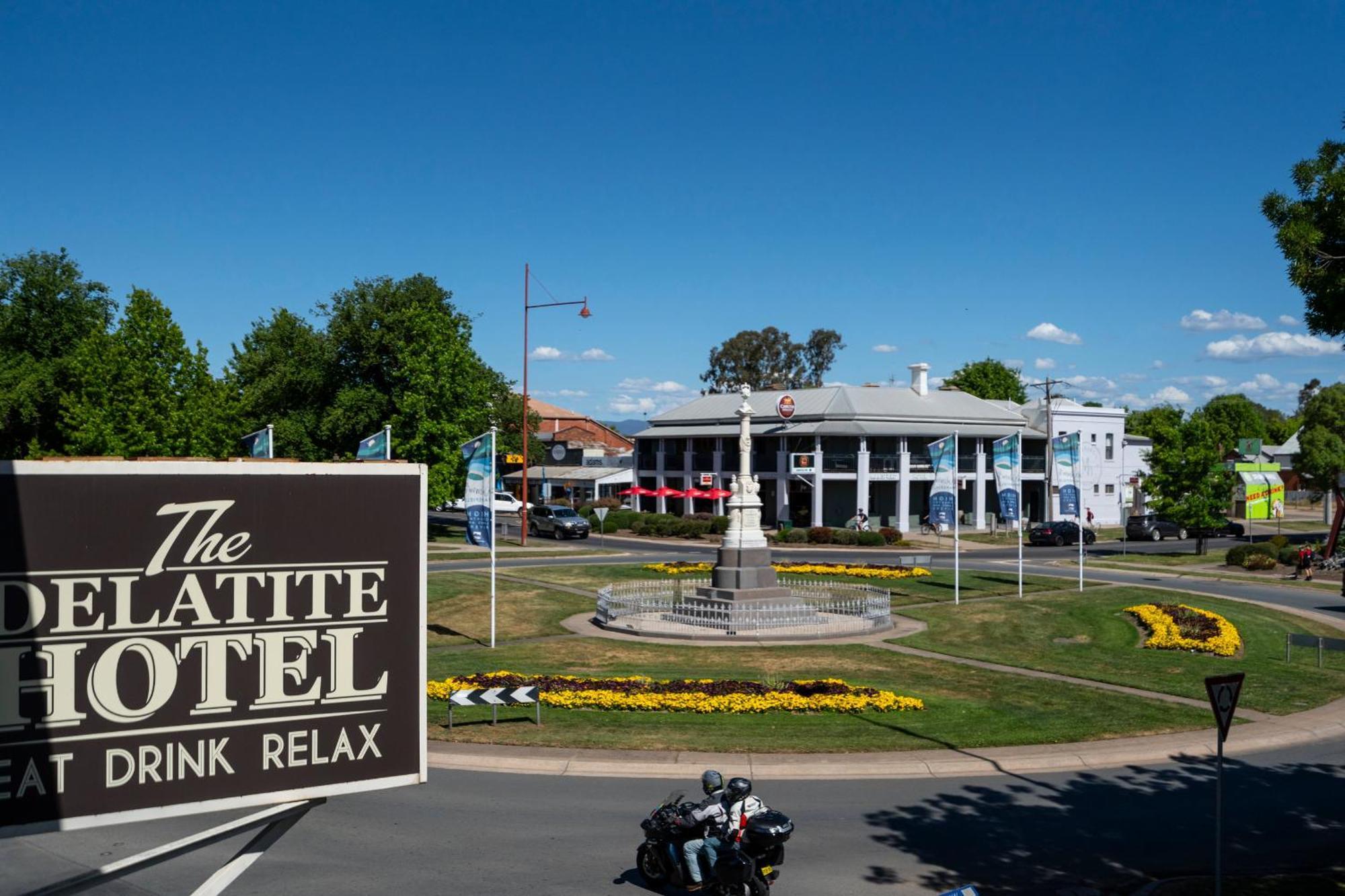 Delatite Hotel Mansfield Exterior photo