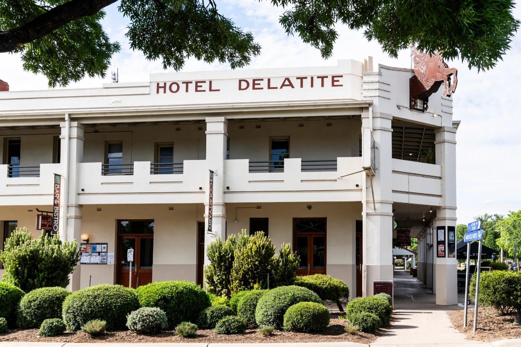 Delatite Hotel Mansfield Exterior photo